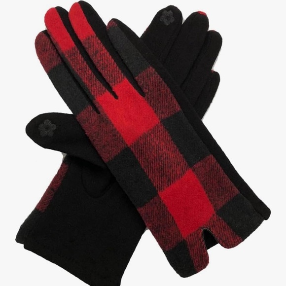 G.H. Bass & Co. Accessories - 🆕 G.H. Bass & Co. Red and Black Plaid Gloves! 💥